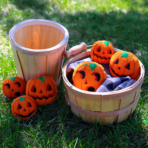 Halloween Jack o' Lantern Bucket Toss 2 (In-the-Hoop)