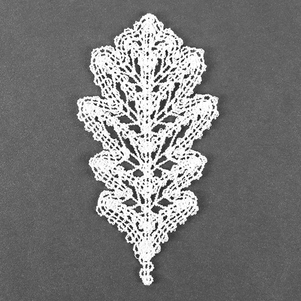 Falling Oak Leaf (Battenburg Lace)