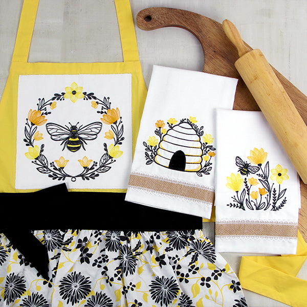 Summer Buzz Bee Wreath