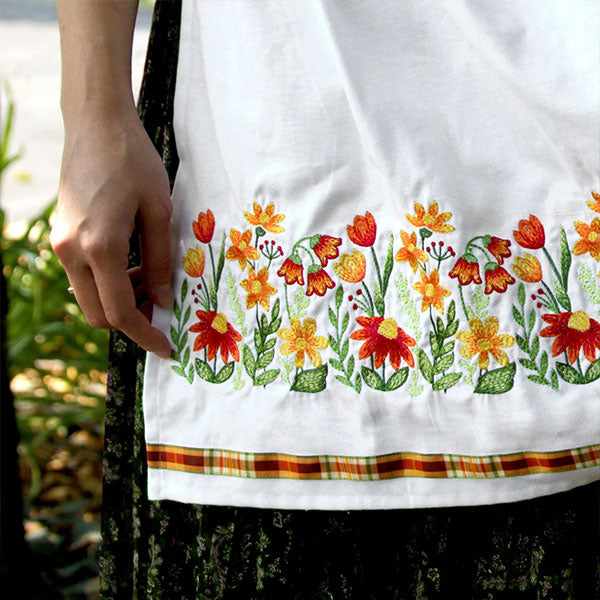 Wild and Free Blooms Border