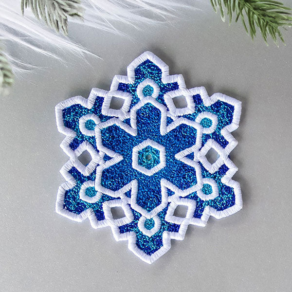 Frosted & Fancy Snowflakes - 6 (Lace)