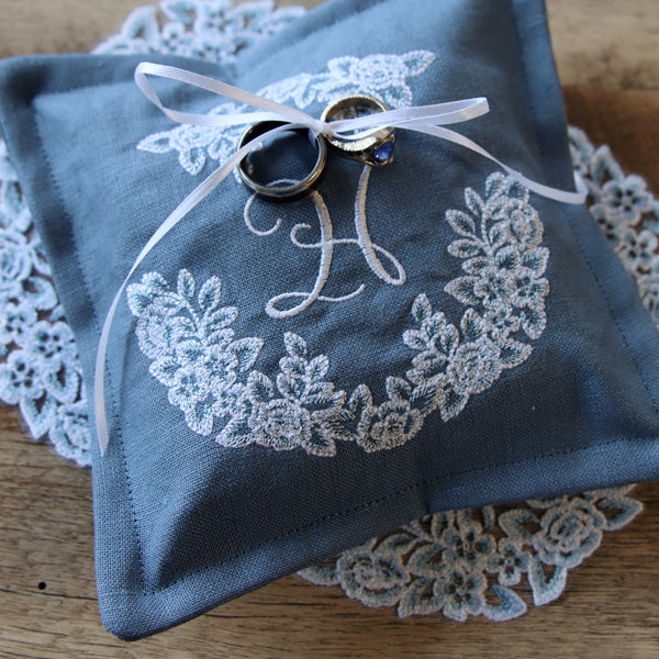 Delicate Decor - Small Curve