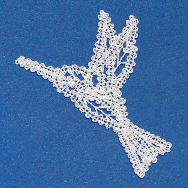 Delicate Hummingbird (Battenburg Lace)
