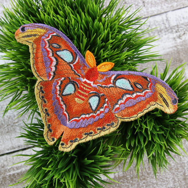 Free-Flying Atlas Moth (In-the-Hoop)