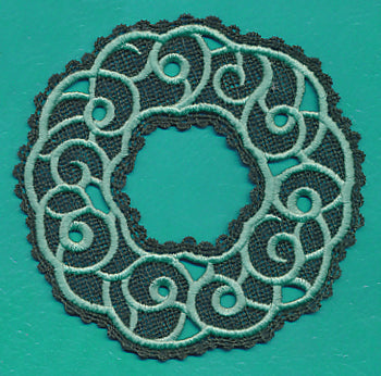 Christmas Wreath (Battenburg Lace with Rayon)