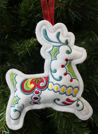 Christmas Reindeer Ornament (In-the-Hoop)