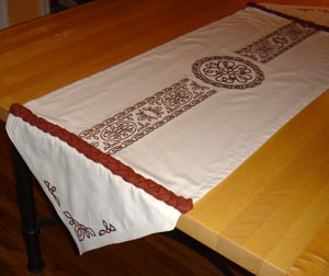 Dining Room Dress Up: Table Runner