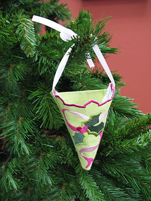 Christmas Treat Cones (In-the-Hoop)