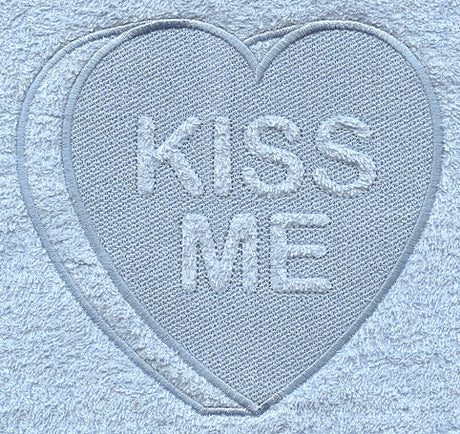 Conversation Heart - Kiss Me (Embossed)