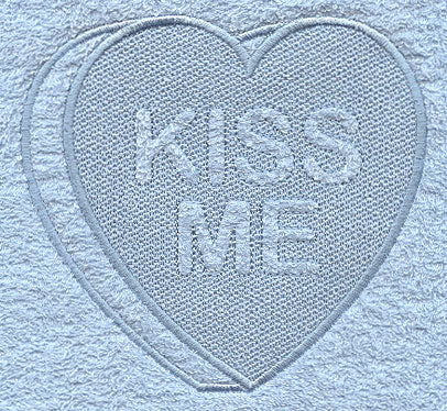 Conversation Heart - Kiss Me (Embossed)