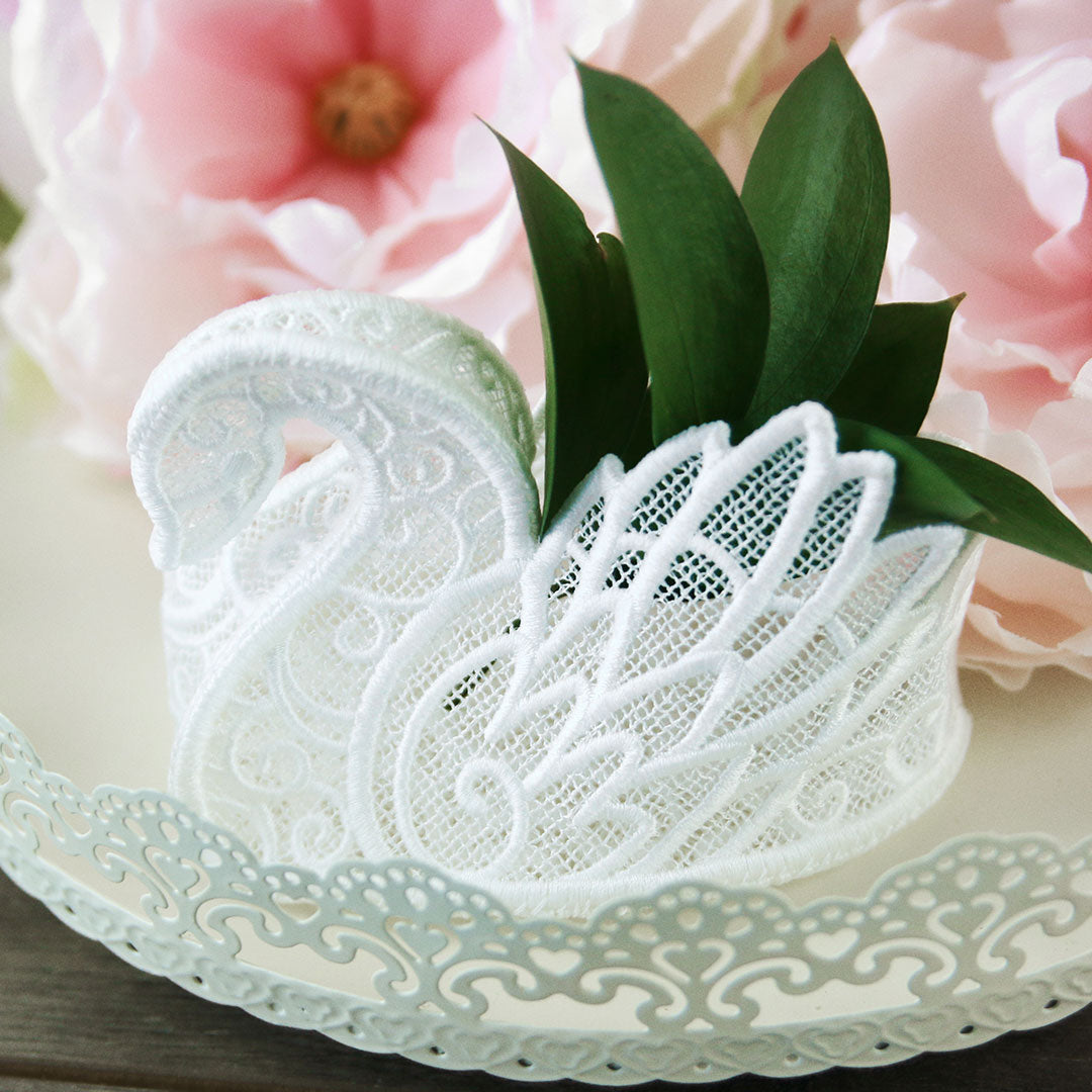 Elegant Swan in 3D (Lace)