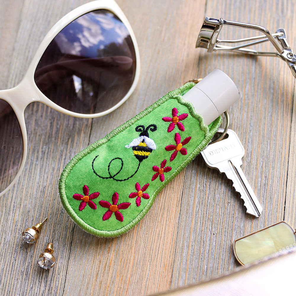 Honeybee Keychain - with Pocket (In-the-Hoop)