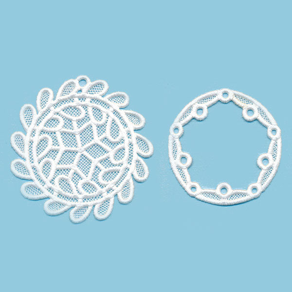 Wreath Frame Ornament (Lace)