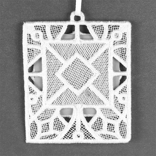 Sweet Moments Vintage Frame Ornament (Lace)