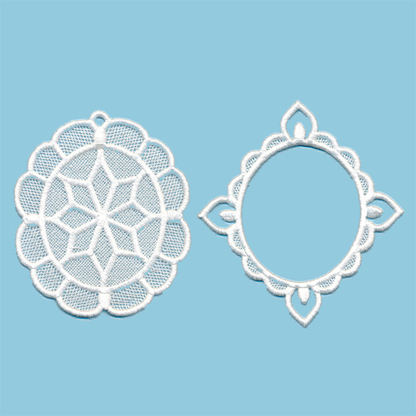 Sweet Moments Oval Frame Ornament (Lace)
