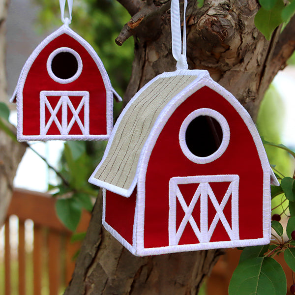 Charming Birdhouse Barn in 3D (In-the-Hoop)