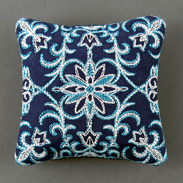 Cozy in Filigree Pillow Pincushion (In-the-Hoop)