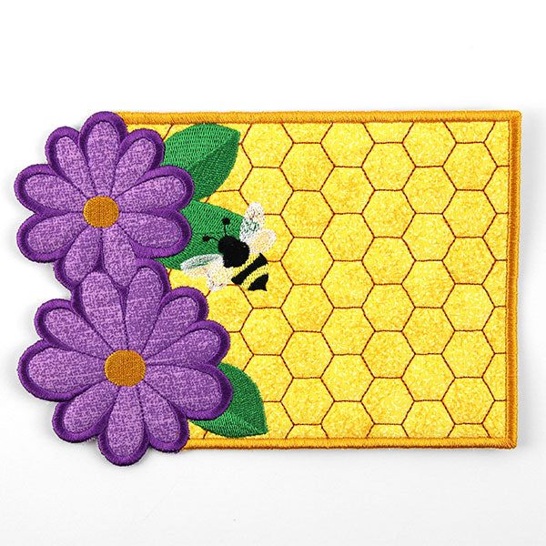 Daisies and Honeybee Mug Rug (In-the-Hoop)