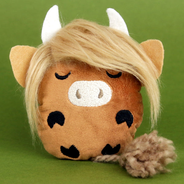 Highland Cow Ornament (In-the-Hoop)