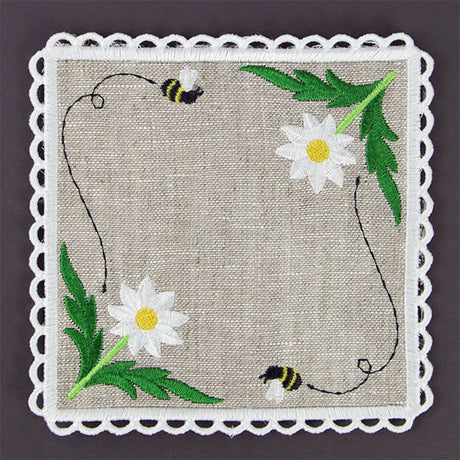 Lace Edge Bee and Daisy Coaster (In-the-Hoop)