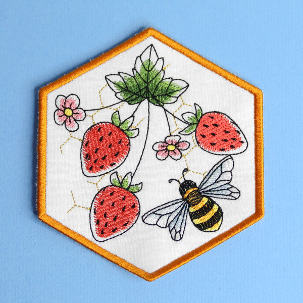 Oh Honey Bee & Strawberries Coaster (In-the-Hoop)