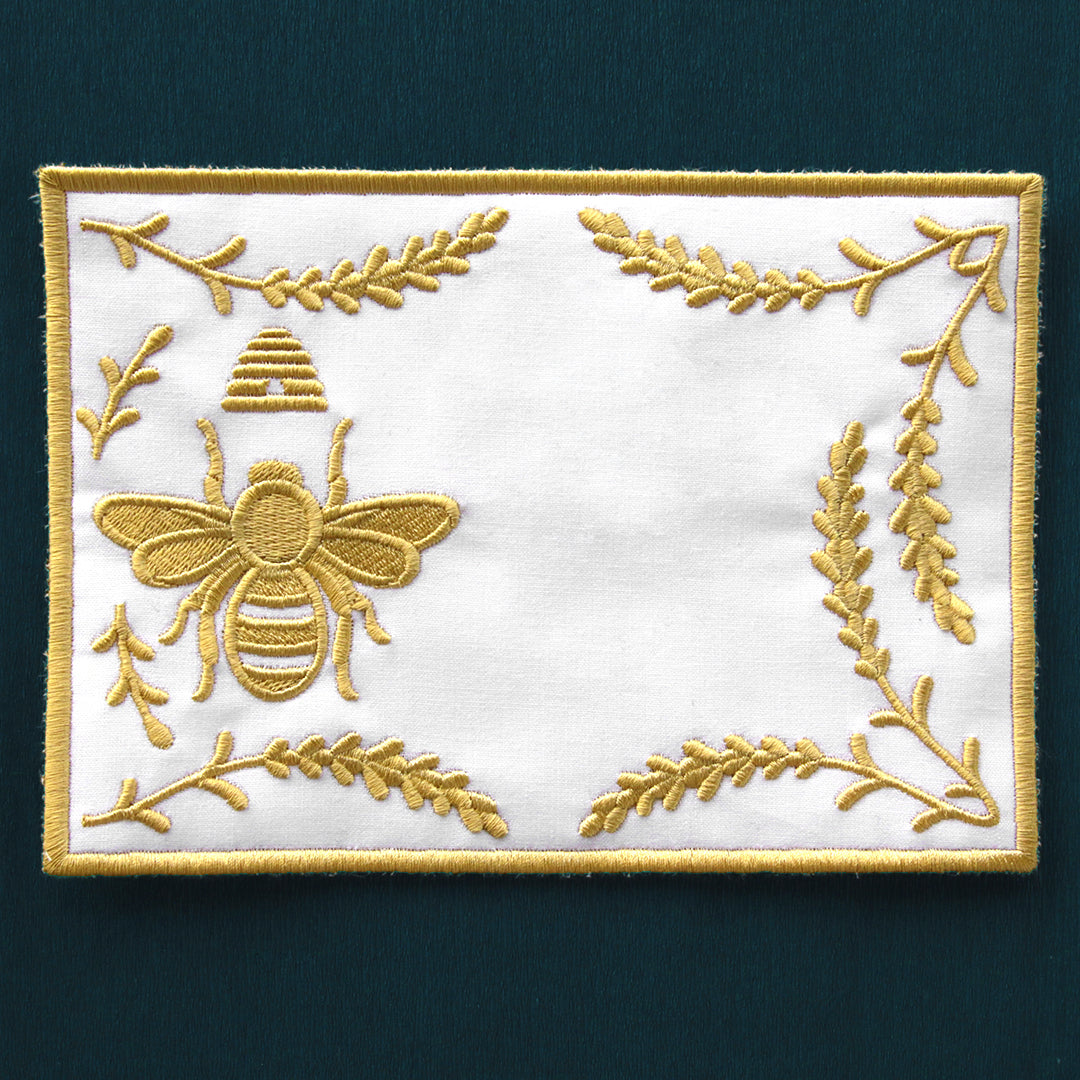 Bee in the Kitchen Mug Rug (In-the-Hoop)