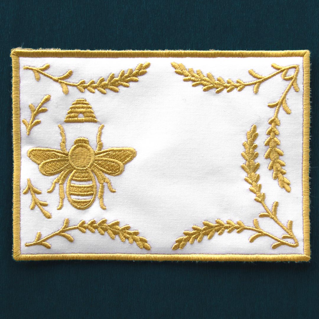 Bee in the Kitchen Mug Rug (In-the-Hoop)