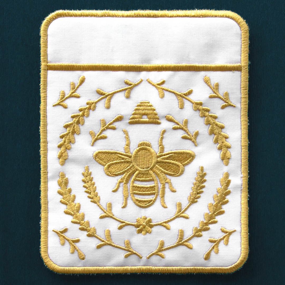 Bee in the Kitchen Potholder (In-the-Hoop)