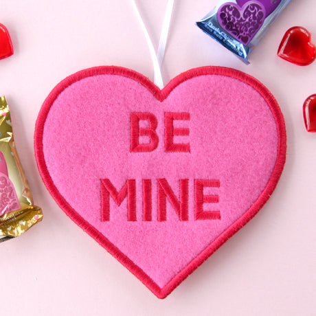 Candy Heart Treat Holder - Be Mine (In-the-Hoop)