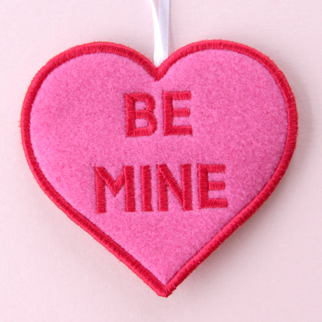 Candy Heart Treat Holder - Be Mine (In-the-Hoop)