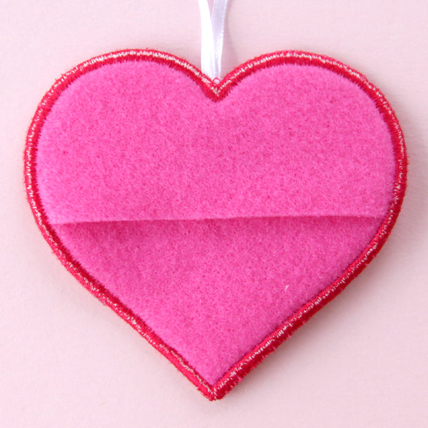 Candy Heart Treat Holder - Be Mine (In-the-Hoop)
