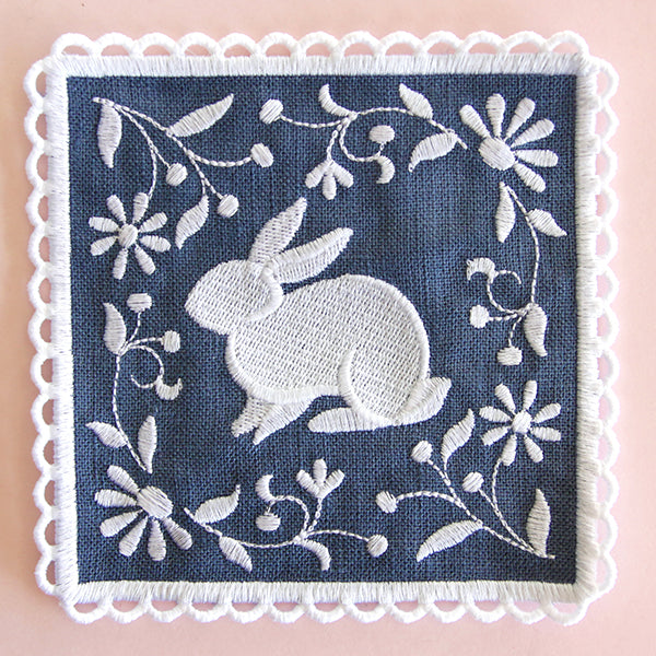 Lace Edge Spring Bunny Coaster (In-the-Hoop)