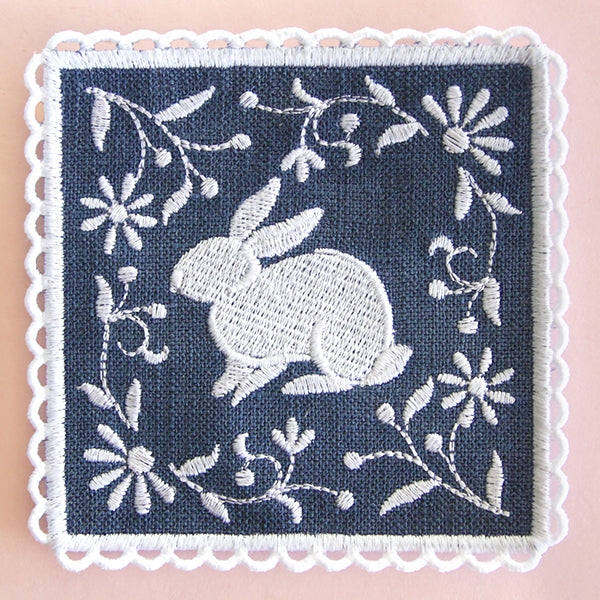 Lace Edge Spring Bunny Coaster (In-the-Hoop)