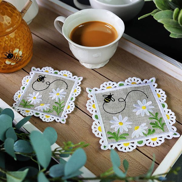 Bees & Daisies Scalloped Edge Coaster (In-the-Hoop) – Embroidery
