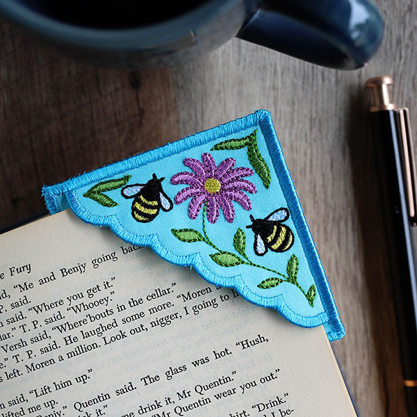 Bee and Florals Corner Bookmark (In-the-Hoop)