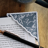 Delicate Floral Corner Bookmark (In-the-Hoop)