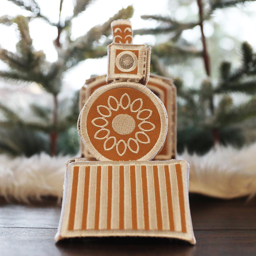 3D Christmas Gingerbread Train Engine (In-the-Hoop)