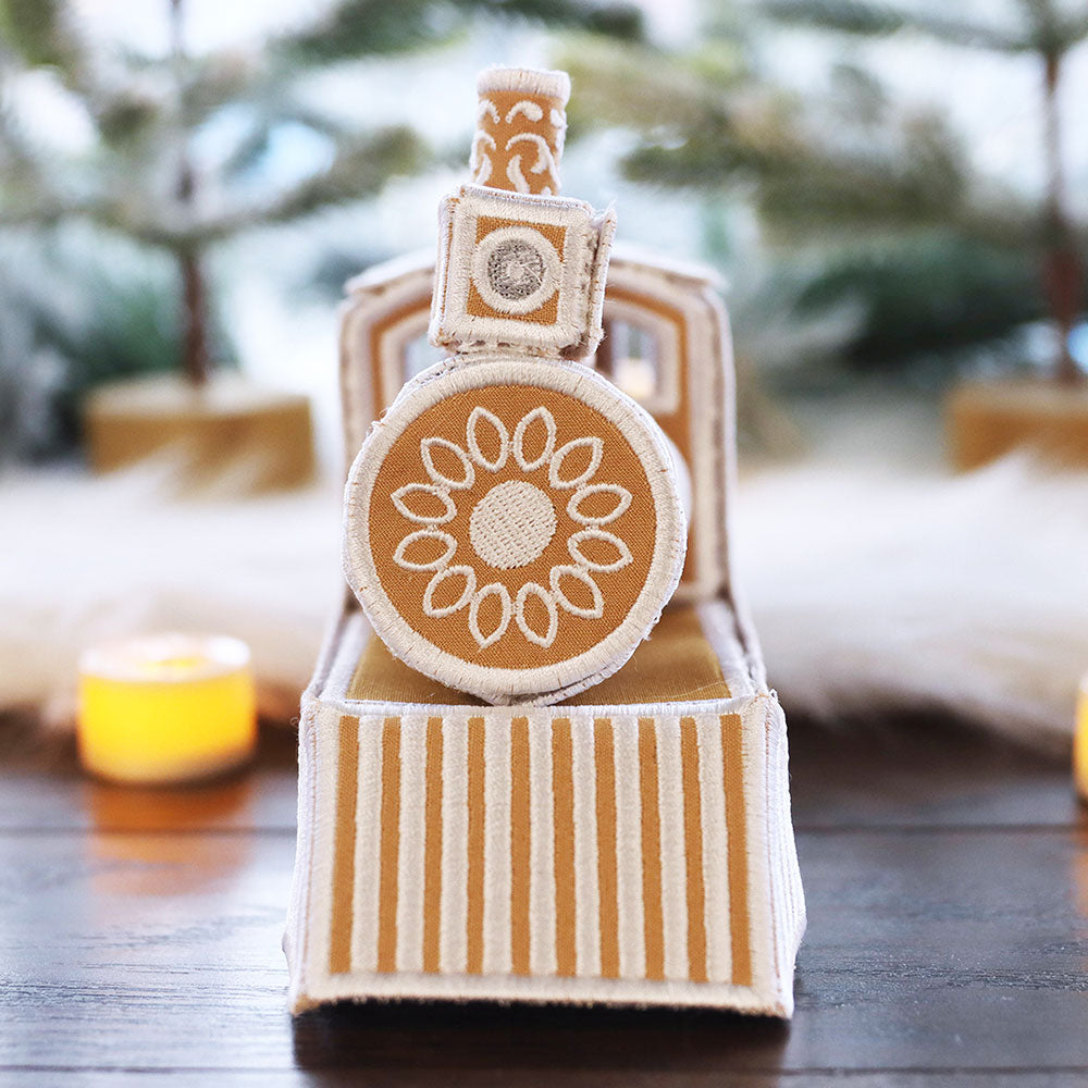 3D Christmas Gingerbread Train Engine (In-the-Hoop)