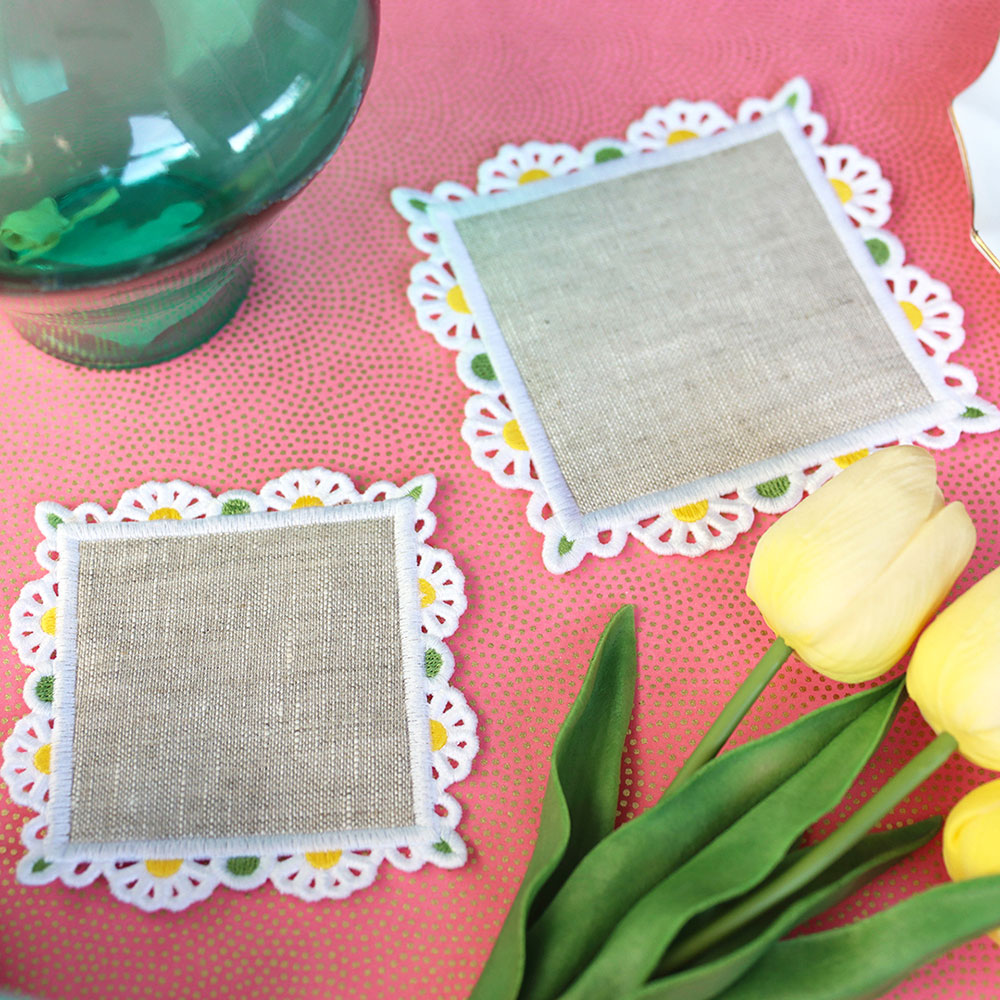 Blank Daisies Scalloped Edge Coaster (In-the-Hoop)