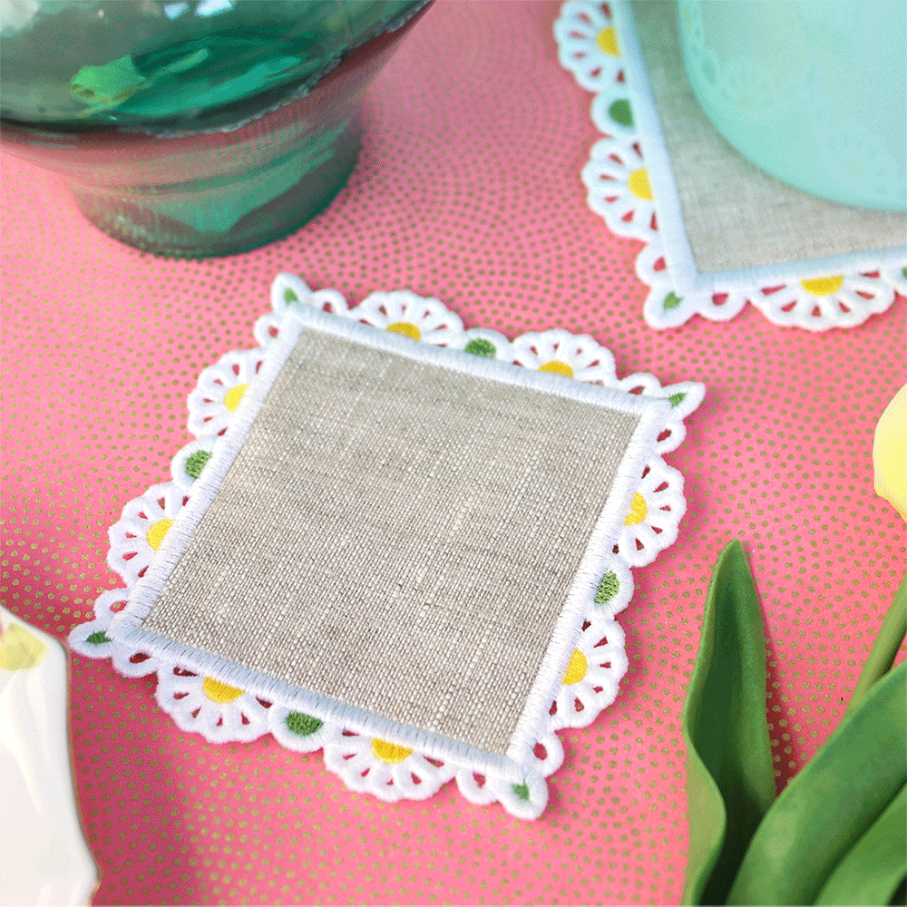 Blank Daisies Scalloped Edge Coaster (In-the-Hoop)