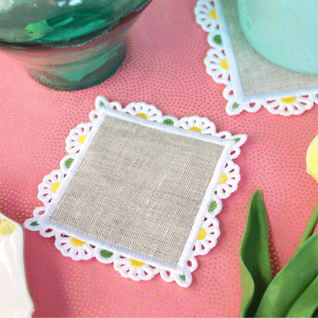 Blank Daisies Scalloped Edge Coaster (In-the-Hoop)