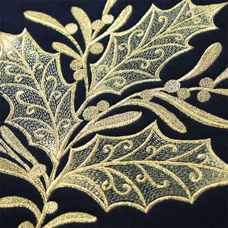 Glimmering Holly Feature