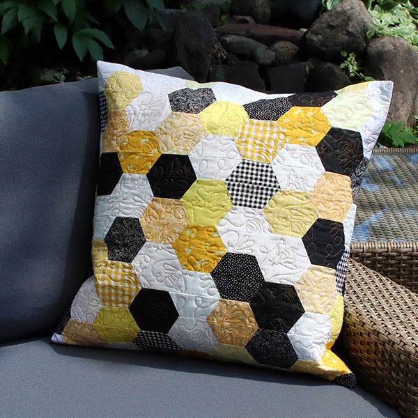 Summer Garden - Honeybees (Edge-to-Edge Quilting)