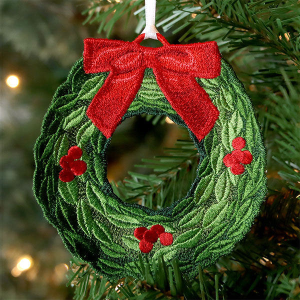 Merry Christmas Wreath Ornament (In-the-Hoop)