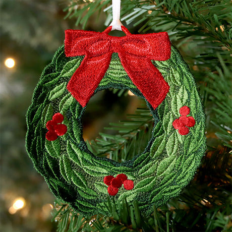 Merry Christmas Wreath Ornament (In-the-Hoop)