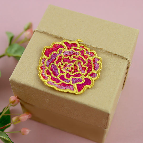 Gilded Blossoms - Carnation (Lace)