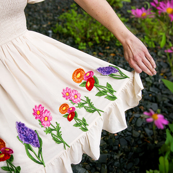Charming Cosmos Flowers (In-the-Hoop) – Embroidery Library