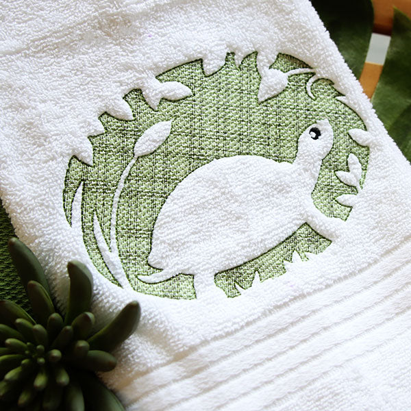 Woodland Turtle (Embossed) – Embroidery Library