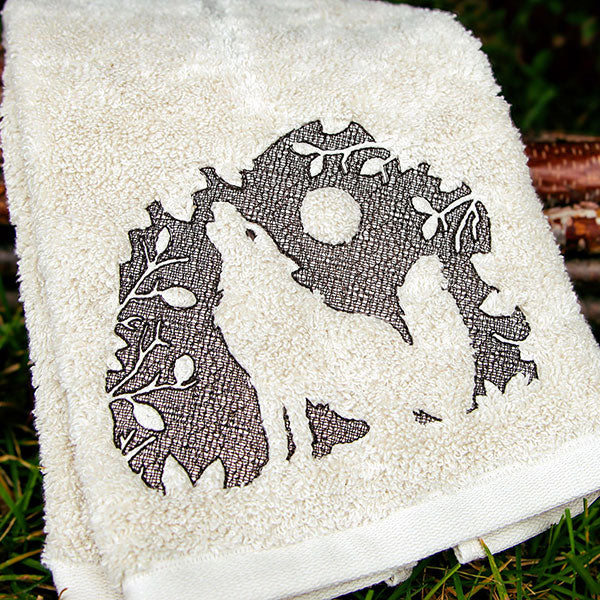 Howling Wolf (Embossed)