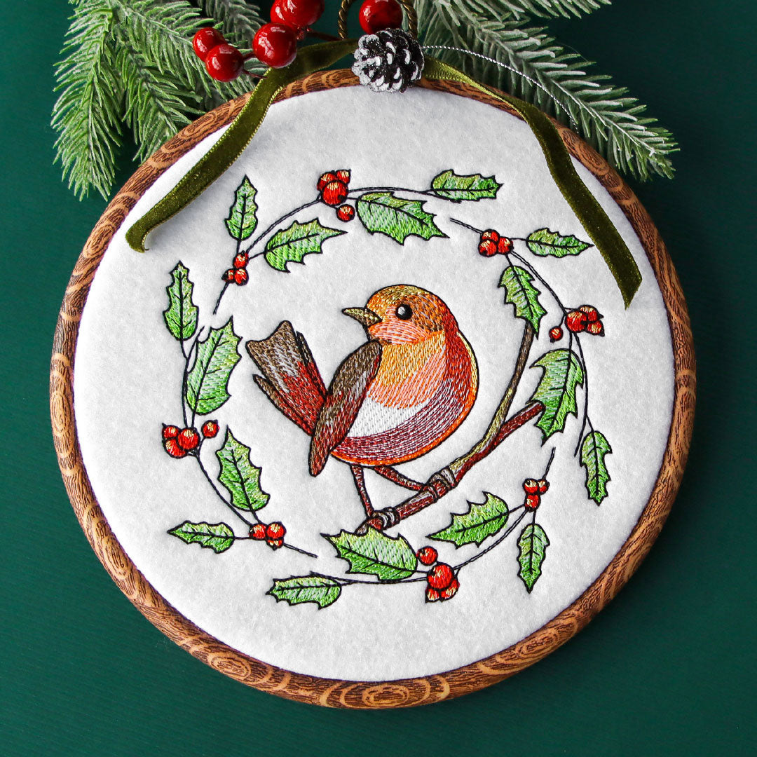 European Robin & Holly Wreath